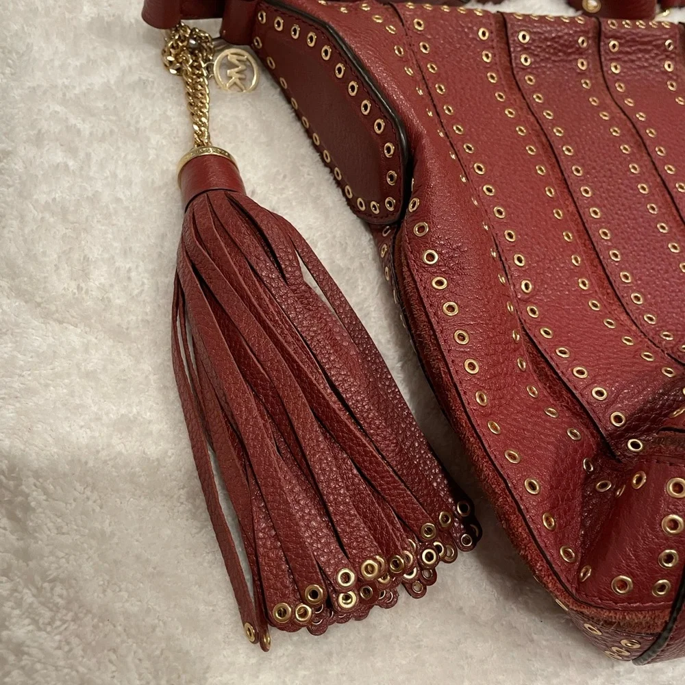 MICHAEL Kors Brooklyn Grommet In Brown Shoulder Bag with Suede